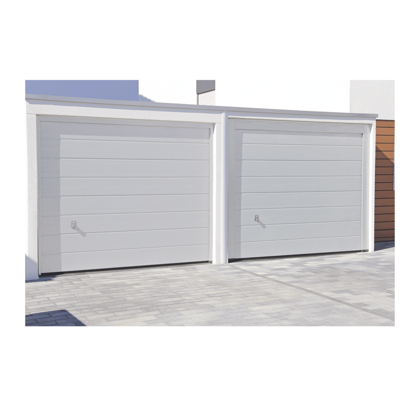 Puerta de Garage de Alta Calidad / Linea Central / Color Blanco 16X7 pies, AISLADA, Estilo Americana.